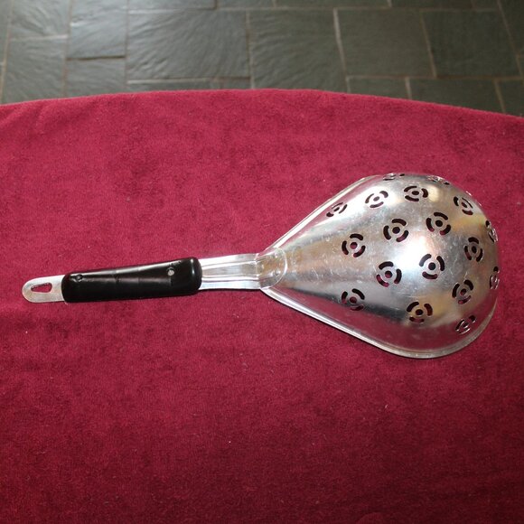 Aeternum Italy stainless steel Colander/pasta scoop with black handle - Picture 3 of 4